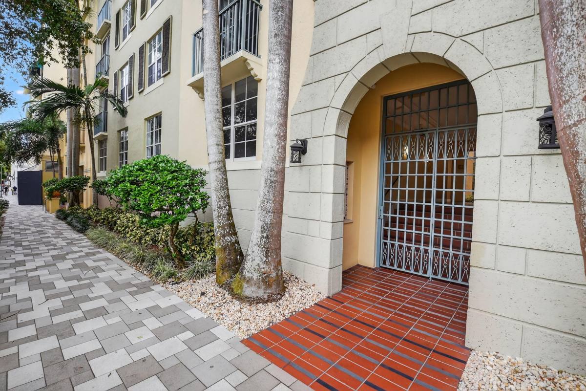 Condo for rent at 630 S Sapodilla Ave #121, West Palm Beach, FL 33401
