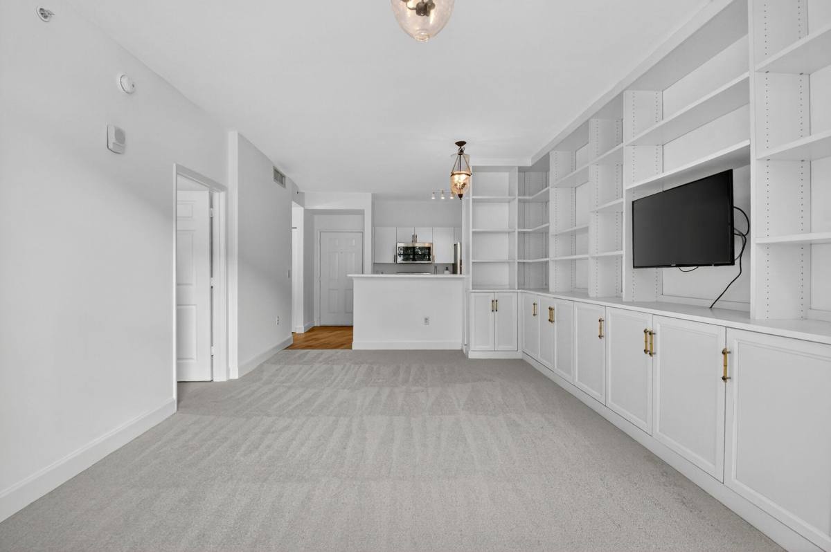Condo for rent at 630 S Sapodilla Ave #121, West Palm Beach, FL 33401