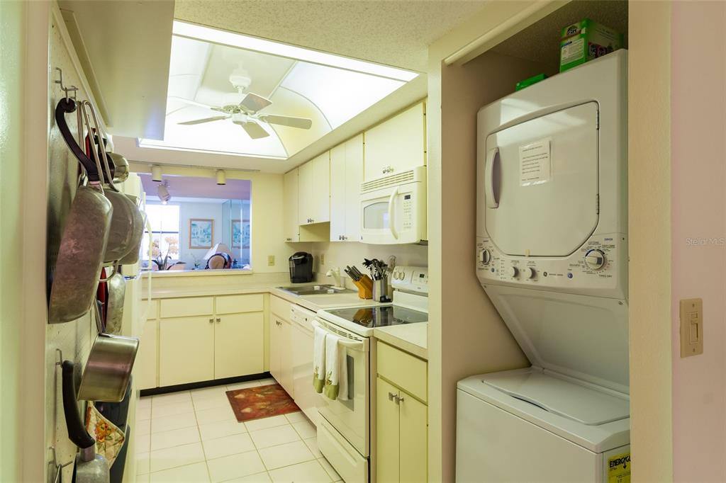 Apartment for rent at 8767 Midnight Pass Rd #8767506F, Sarasota, FL 34242