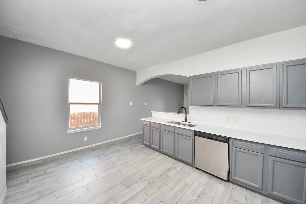 Apartment for rent at 10217 Teneha Dr #10217A, Houston, TX 77033