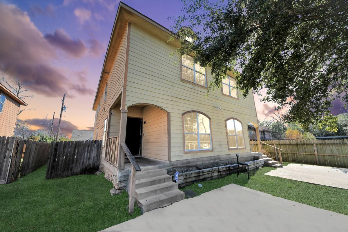 Apartment for rent at 10217 Teneha Dr #10217A, Houston, TX 77033