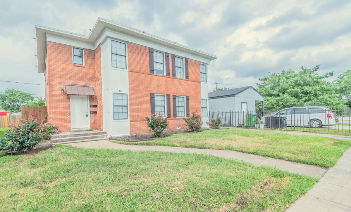 House for rent at 2319 Rosewood St, Houston, TX 77004