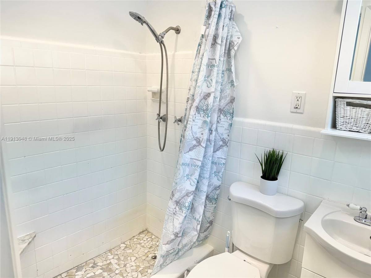 Apartment for rent at 301 NE 15th Ave #301-1, Fort Lauderdale, FL 33301