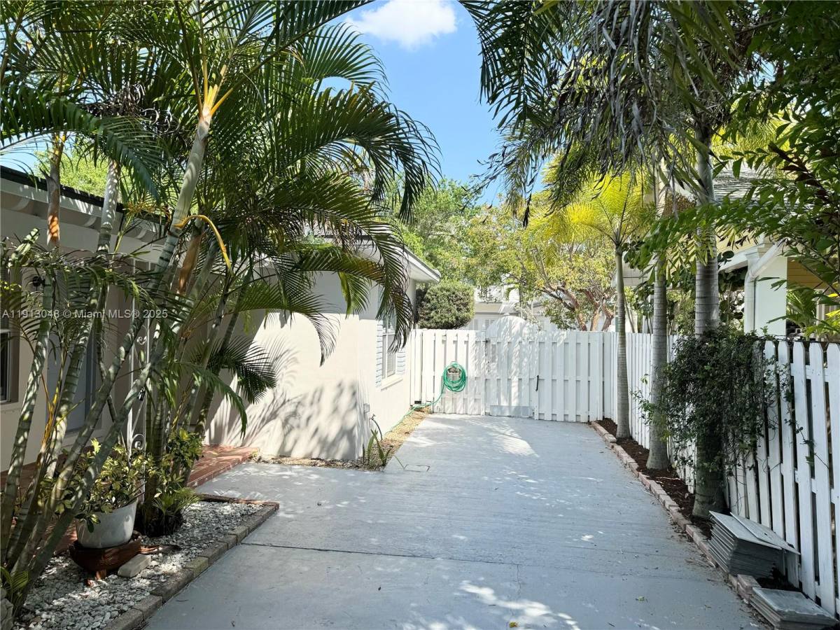 Apartment for rent at 301 NE 15th Ave #301-1, Fort Lauderdale, FL 33301