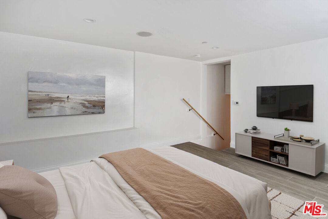 Apartment for rent at 1105 Alta Loma Rd #5, West Hollywood, CA 90069
