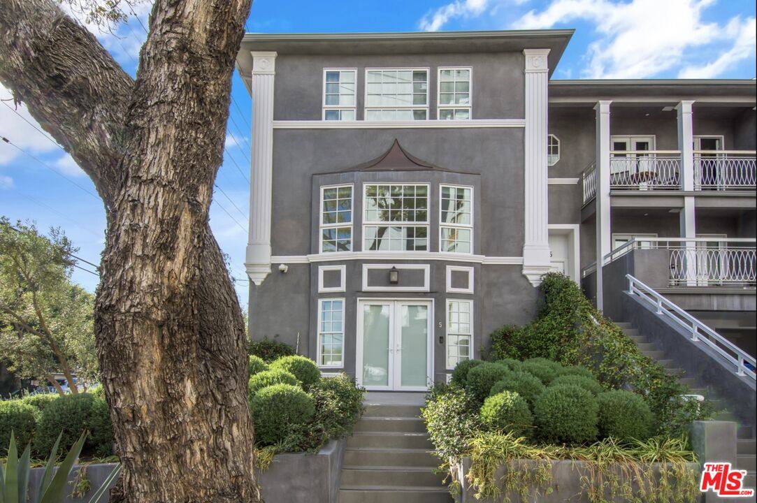 Apartment for rent at 1105 Alta Loma Rd #5, West Hollywood, CA 90069