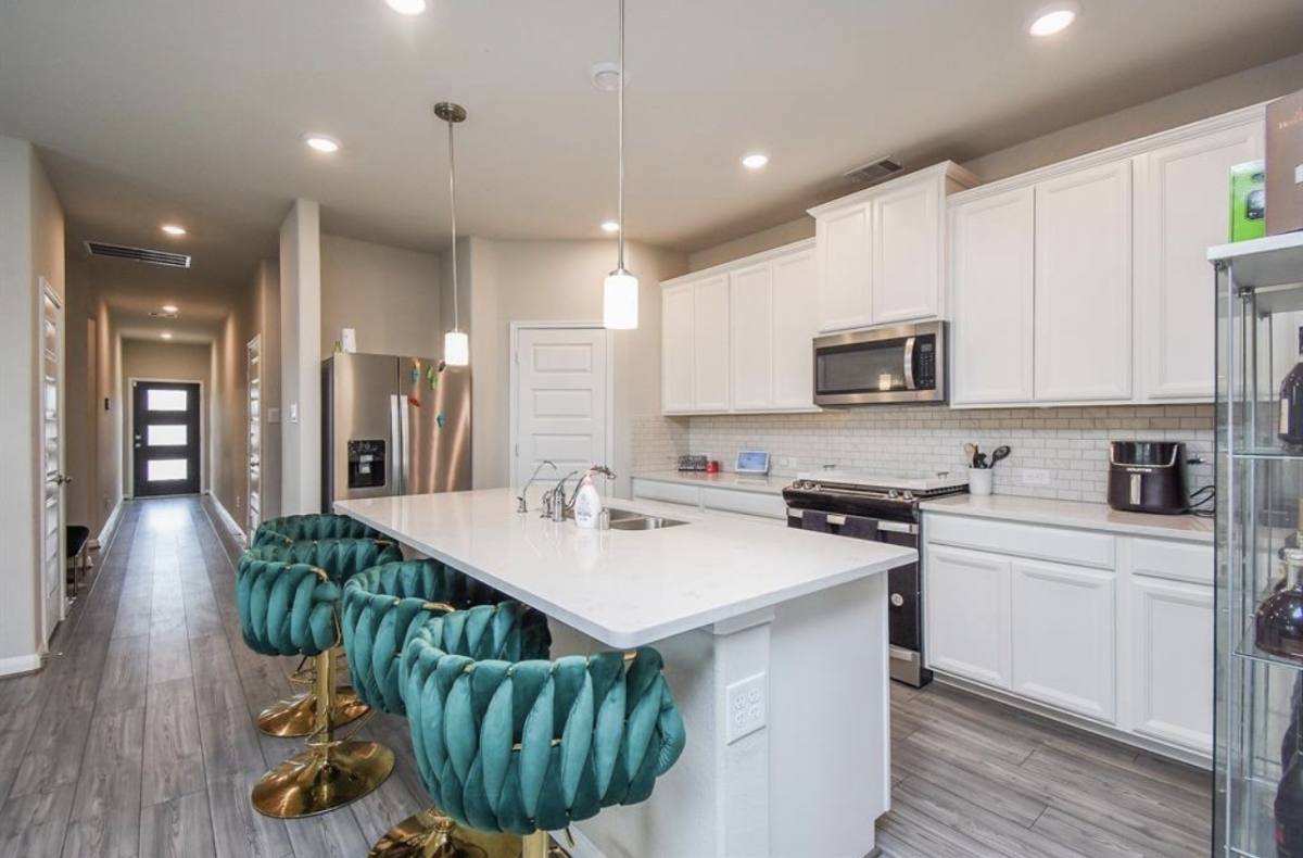 Apartment for rent at 6927 Ventura Dr, Rosharon, TX 77583
