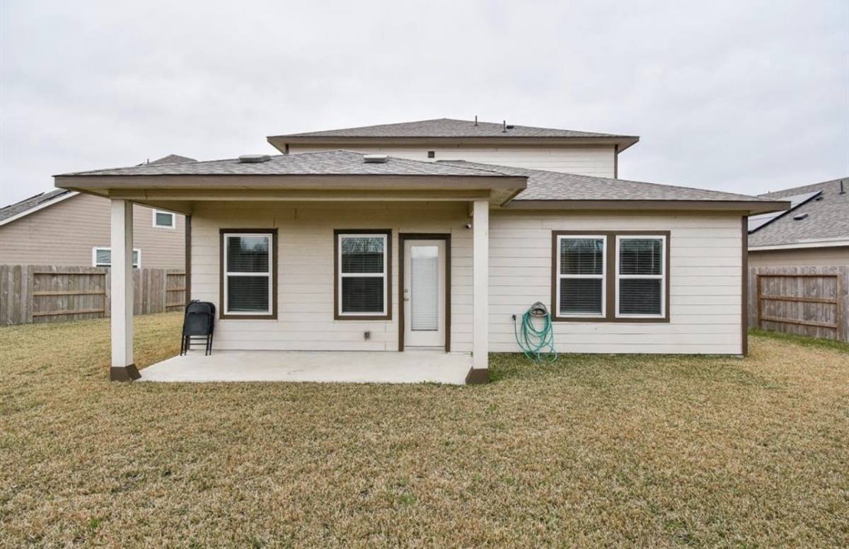 Apartment for rent at 6927 Ventura Dr, Rosharon, TX 77583