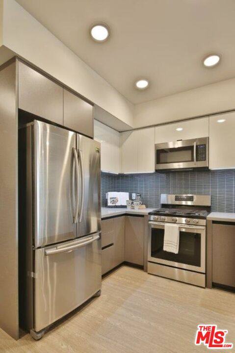 Apartment for rent at 837 S Harvard Blvd #202, Los Angeles, CA 90005