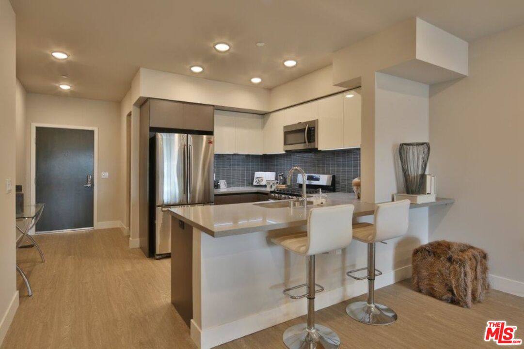 Apartment for rent at 837 S Harvard Blvd #202, Los Angeles, CA 90005