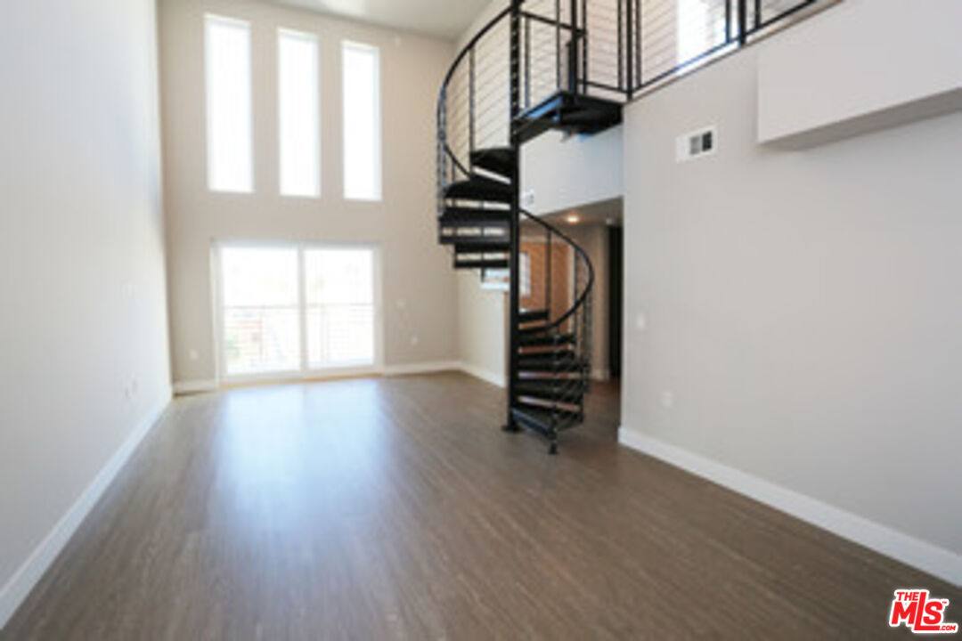 Apartment for rent at 837 S Harvard Blvd #202, Los Angeles, CA 90005