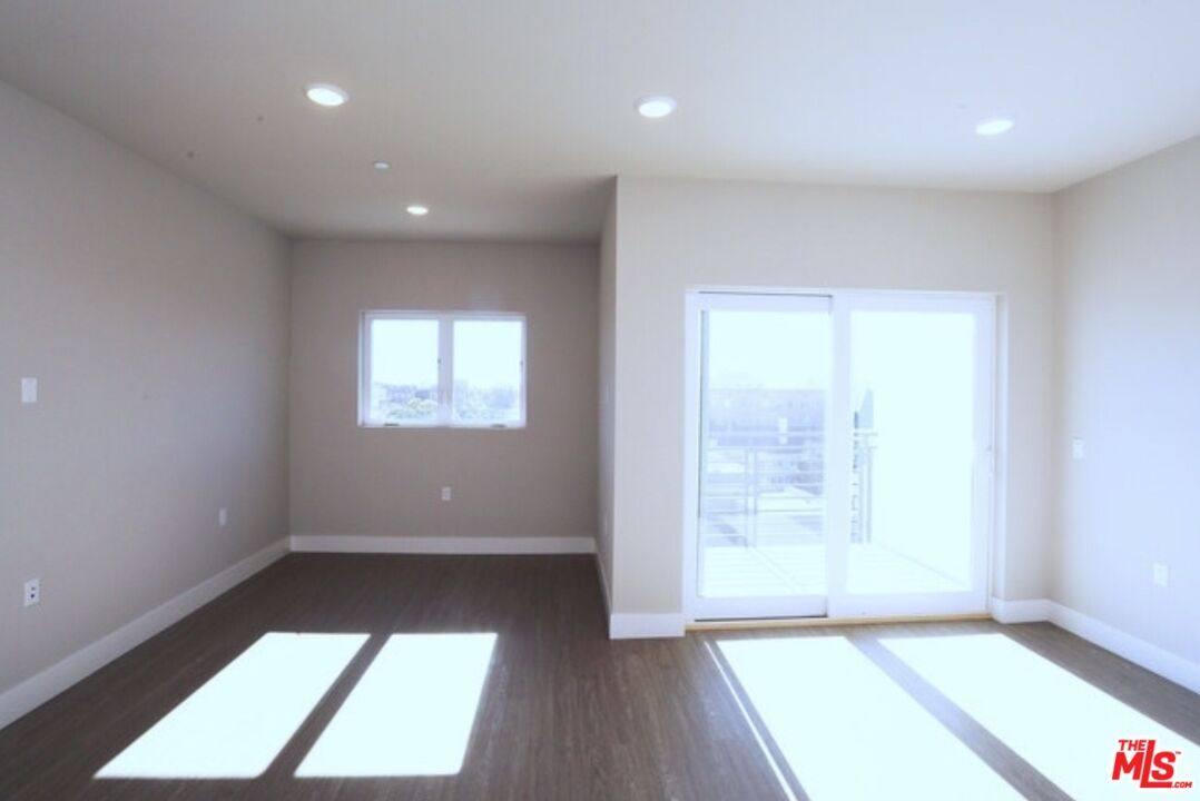 Apartment for rent at 837 S Harvard Blvd #202, Los Angeles, CA 90005