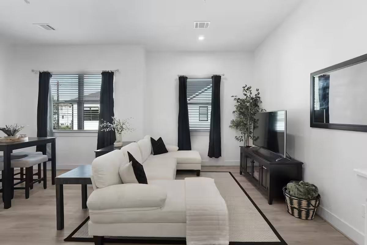 Apartment for rent at 4615 Indie Heights Lane, Houston, TX 77018