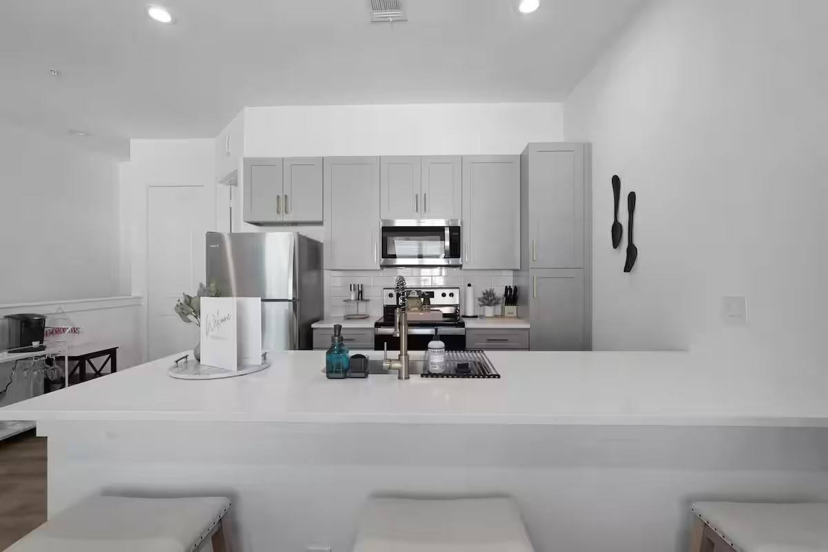Apartment for rent at 4615 Indie Heights Lane, Houston, TX 77018