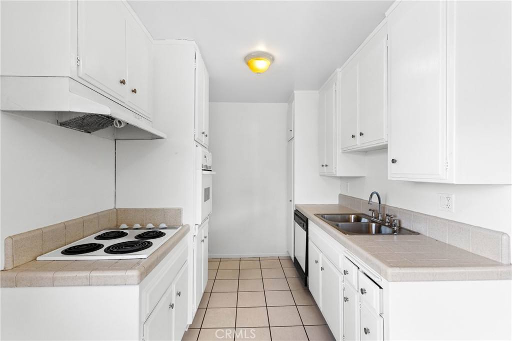 Apartment for rent at 4924 Kester Ave #16, Sherman Oaks, CA 91403