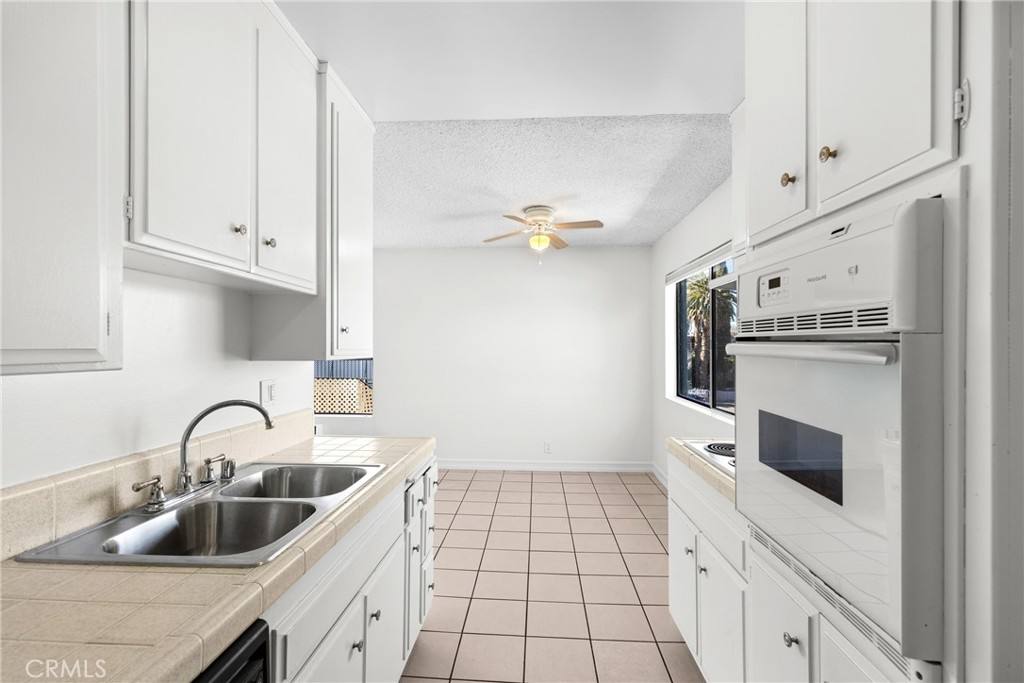 Apartment for rent at 4924 Kester Ave #16, Sherman Oaks, CA 91403