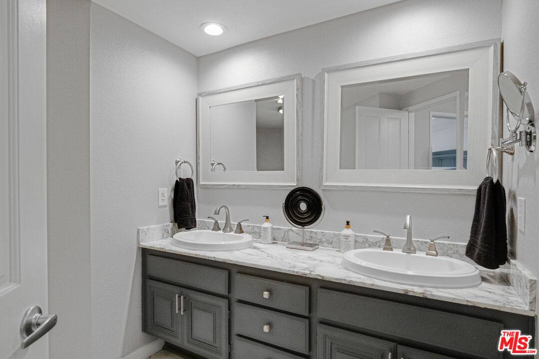 Apartment for rent at 8642 Gregory Way #103, Los Angeles, CA 90035