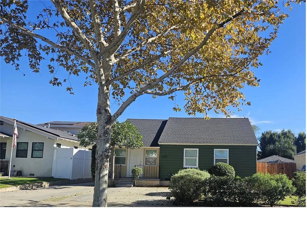Apartment for rent at 1230 N Reese Place, Burbank, CA 91506
