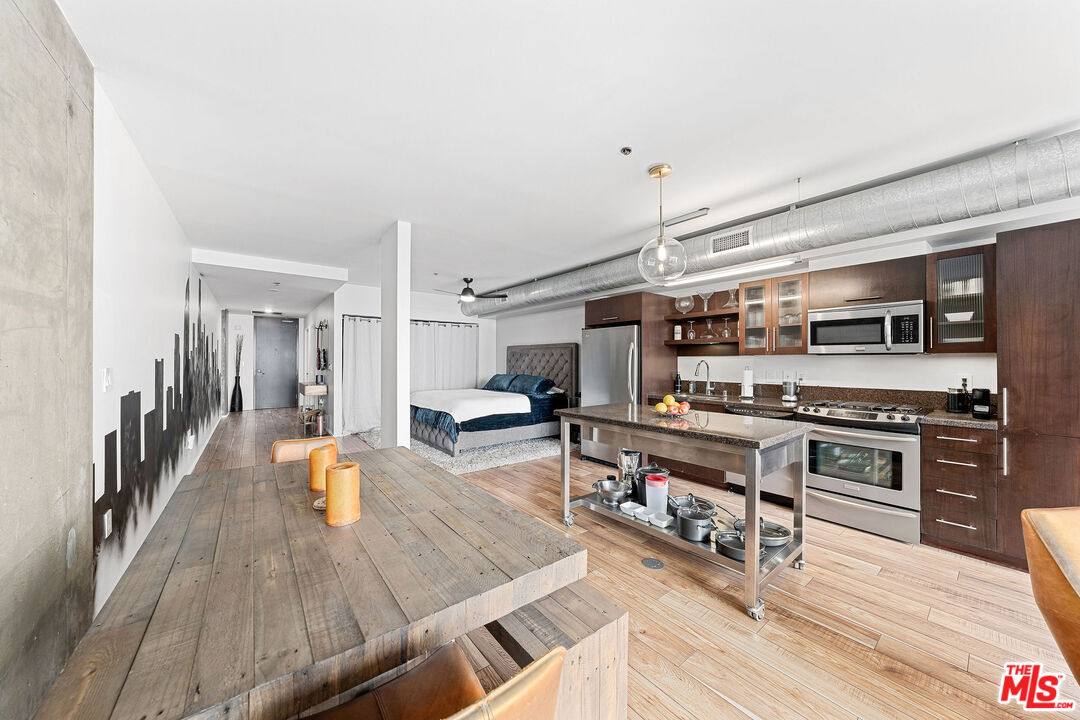Apartment for rent at 1111 S Grand Ave, Los Angeles, CA 90015