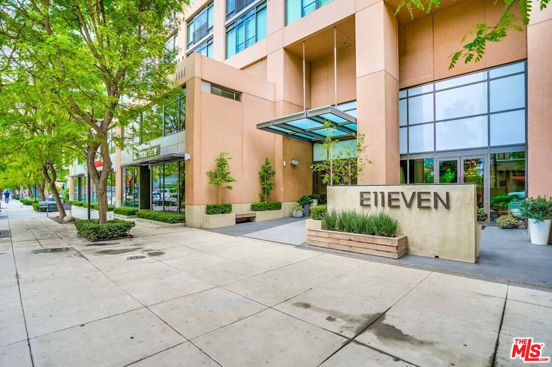 Apartment for rent at 1111 S Grand Ave, Los Angeles, CA 90015