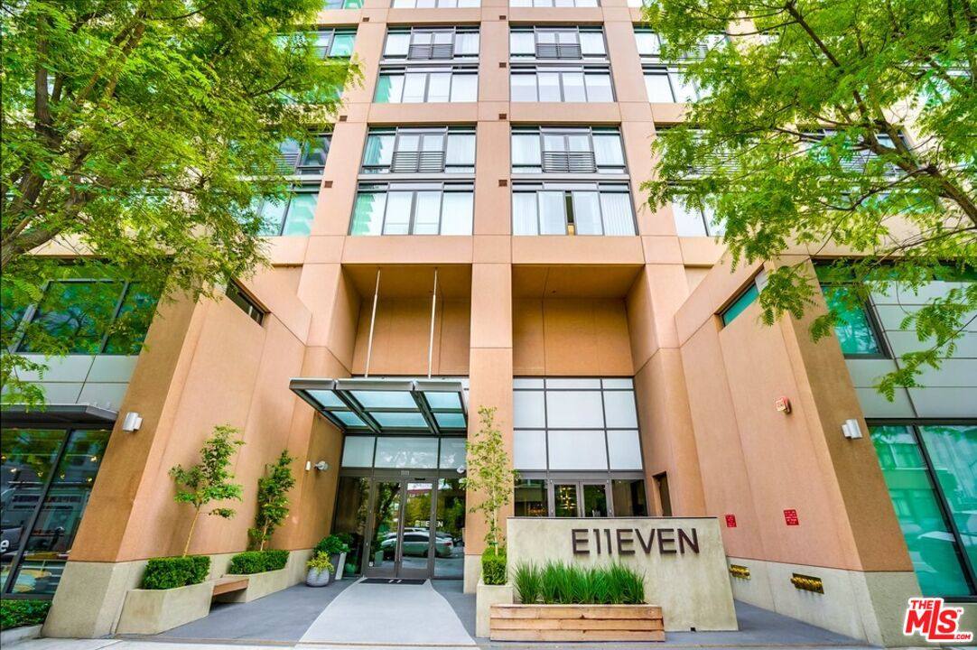 Apartment for rent at 1111 S Grand Ave, Los Angeles, CA 90015