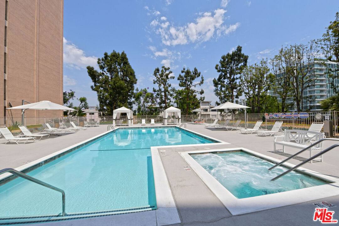 Apartment for rent at 100 S Doheny Dr #424, Los Angeles, CA 90048