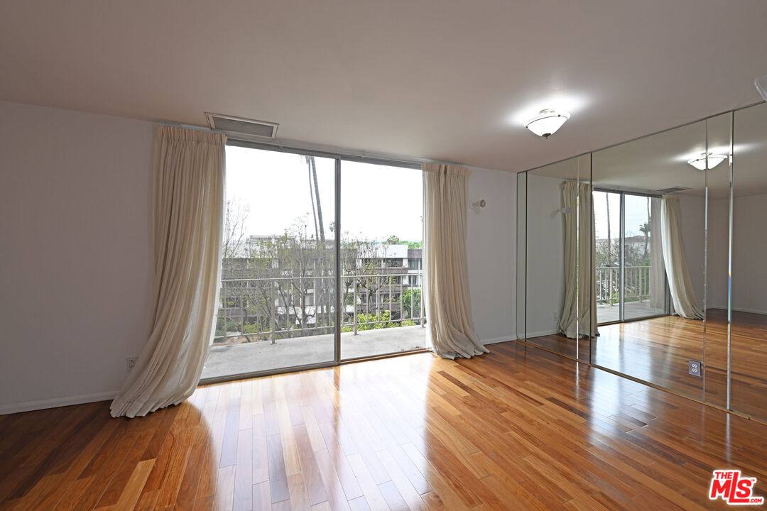 Apartment for rent at 100 S Doheny Dr #424, Los Angeles, CA 90048