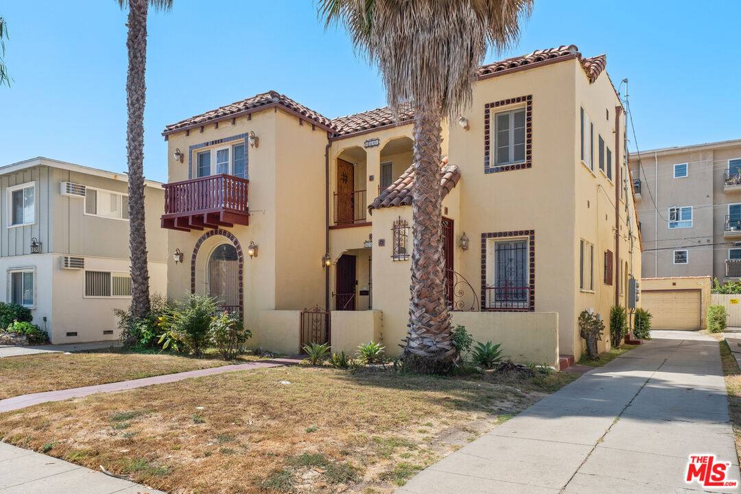 Apartment for rent at 8544 Saturn St, Los Angeles, CA 90035
