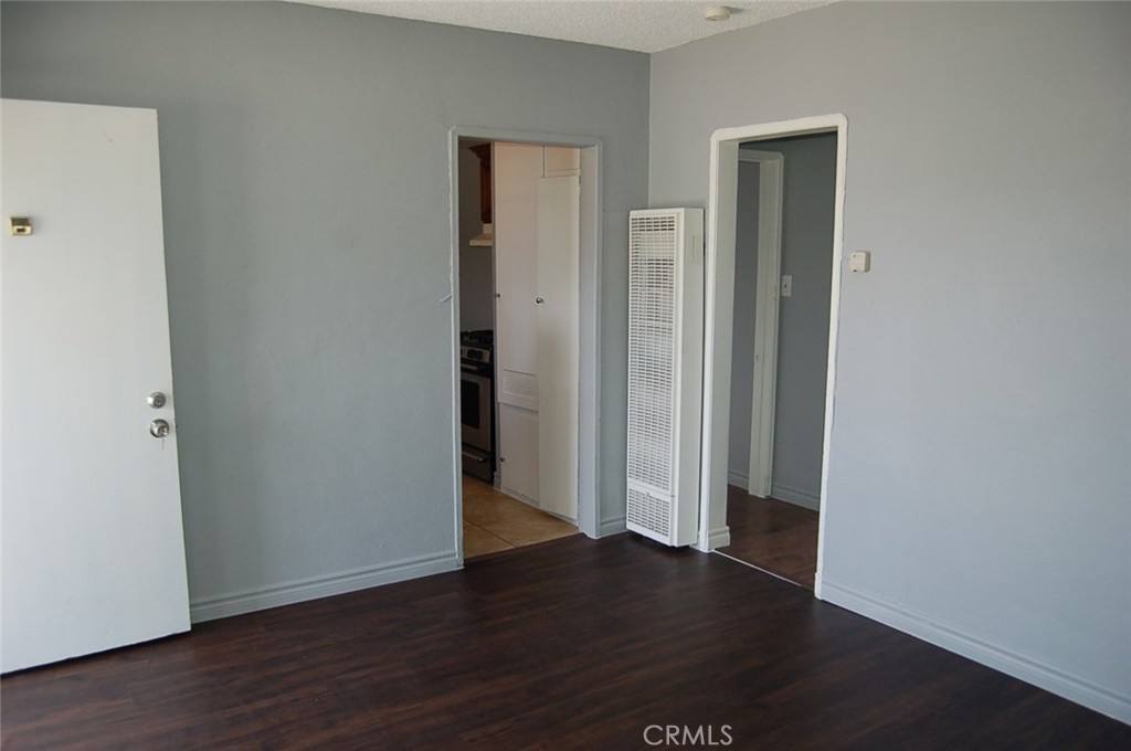 Apartment for rent at 422 W Palm St #422424 1 2D, Compton, CA 90220
