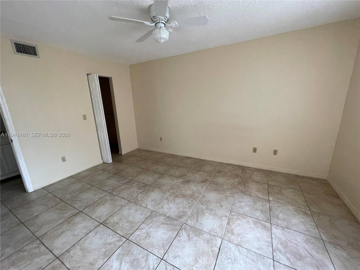 Apartment for rent at 426 NE 210th Circle Terrace #1032, Miami, FL 33179