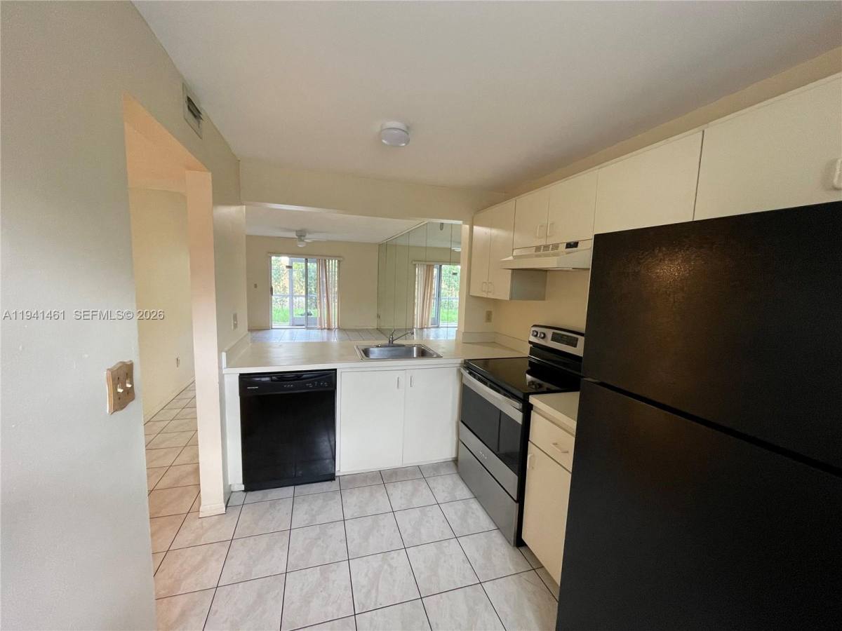 Apartment for rent at 426 NE 210th Circle Terrace #1032, Miami, FL 33179