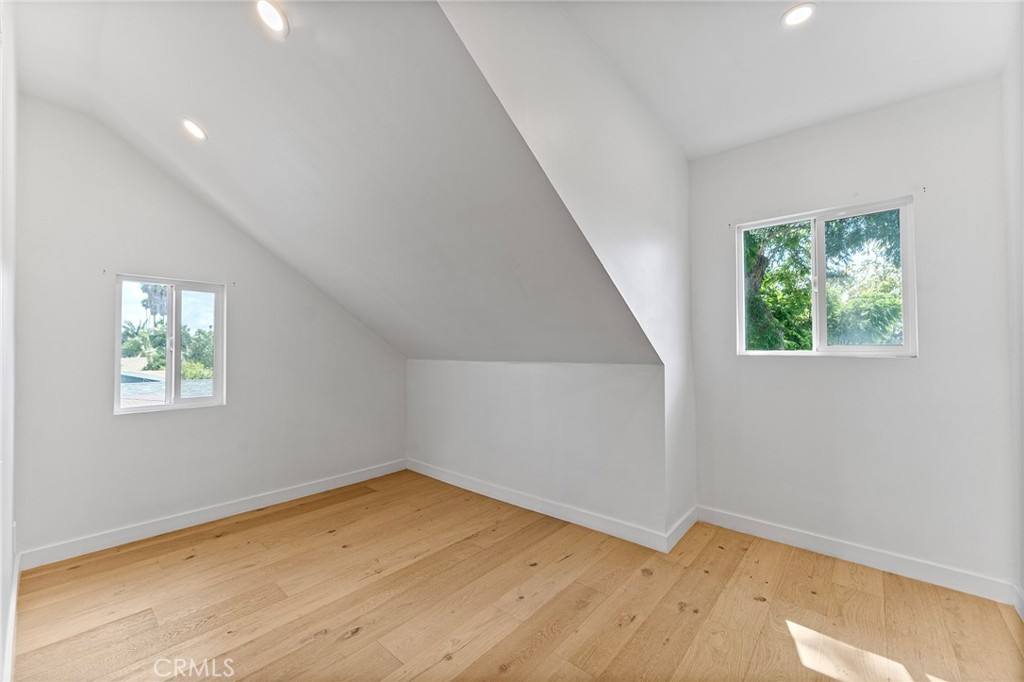 Apartment for rent at 2623 W Exposition Place, Los Angeles, CA 90018