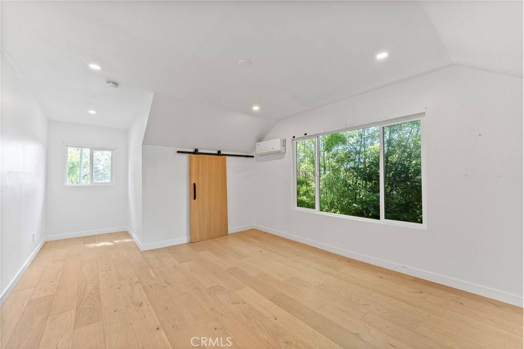 Apartment for rent at 2623 W Exposition Place, Los Angeles, CA 90018