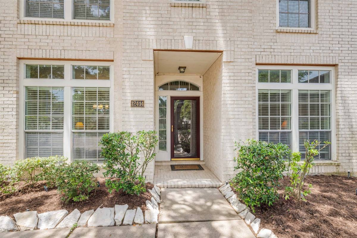 Apartment for rent at 12414 N Shadow Cove Dr, Houston, TX 77082