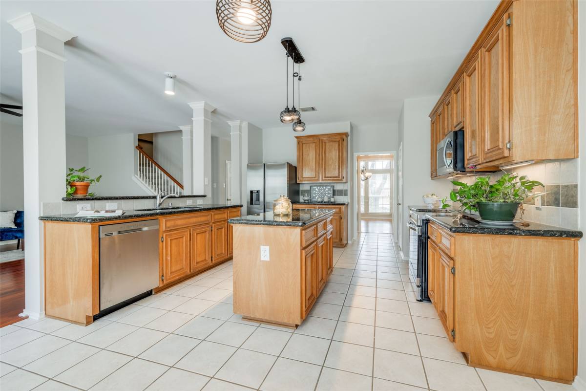 Apartment for rent at 12414 N Shadow Cove Dr, Houston, TX 77082
