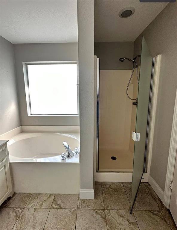 Apartment for rent at 6116 Silkcrest Trail, Arlington, TX 76017