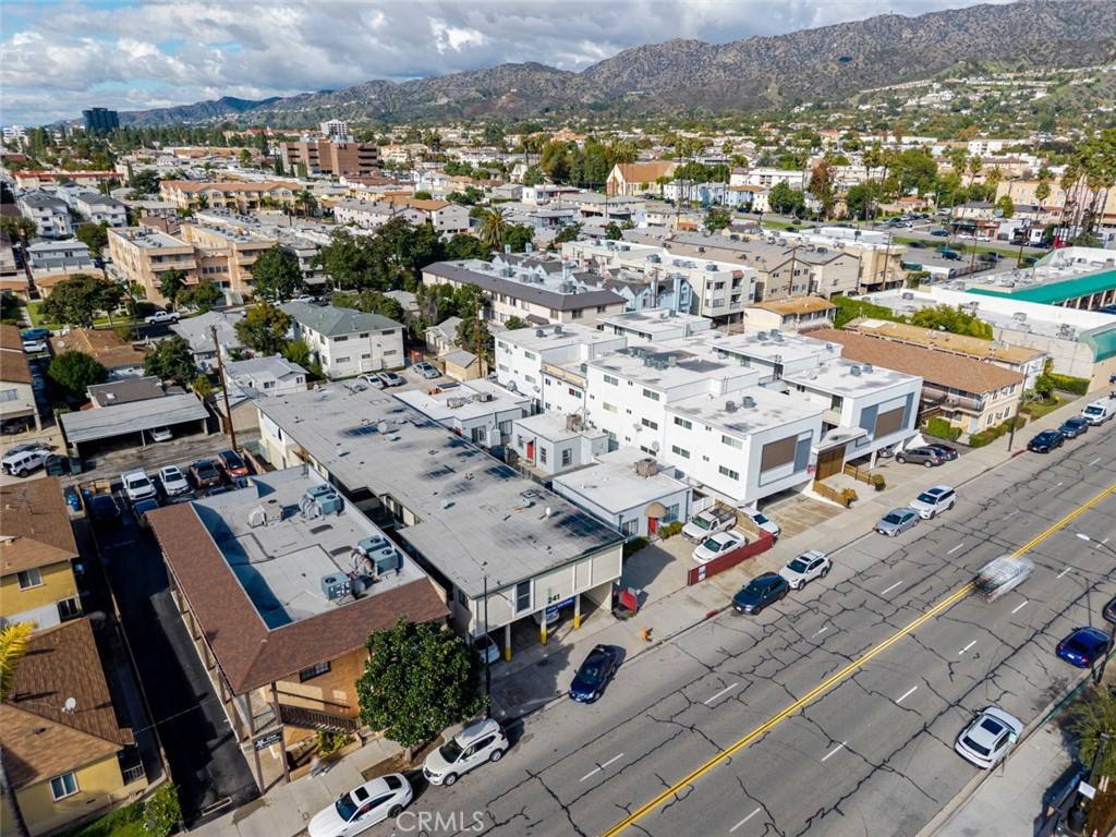Apartment for rent at 301 E Alameda Ave #301A, Burbank, CA 91502