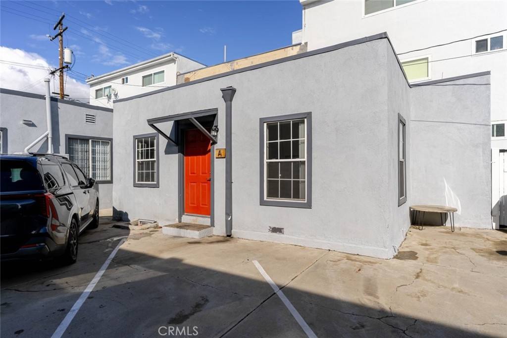 Apartment for rent at 301 E Alameda Ave #301A, Burbank, CA 91502