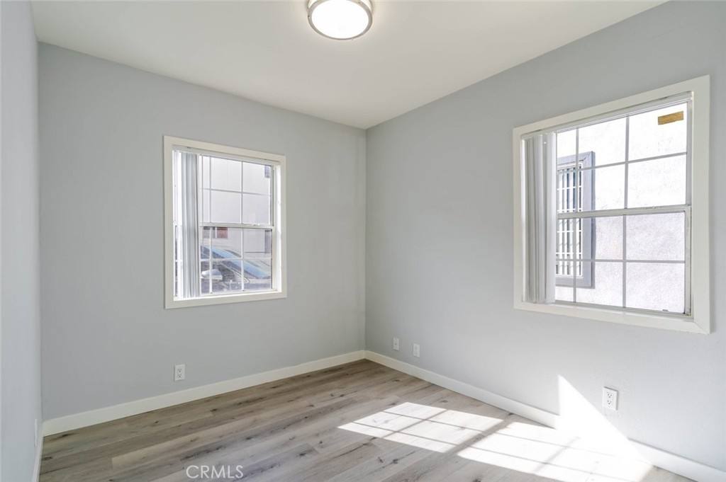 Apartment for rent at 301 E Alameda Ave #301A, Burbank, CA 91502