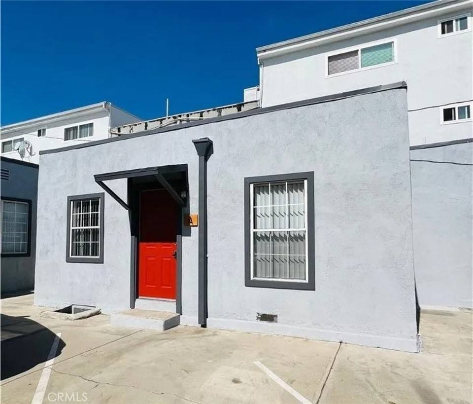 Apartment for rent at 301 E Alameda Ave #301A, Burbank, CA 91502