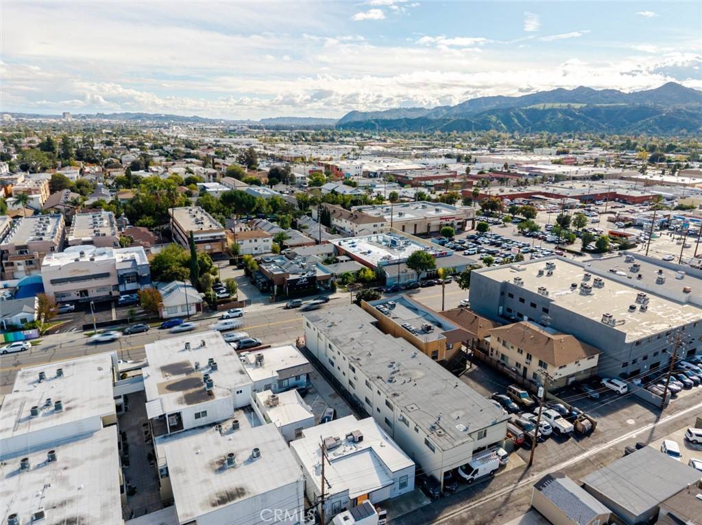 Apartment for rent at 301 E Alameda Ave #301A, Burbank, CA 91502