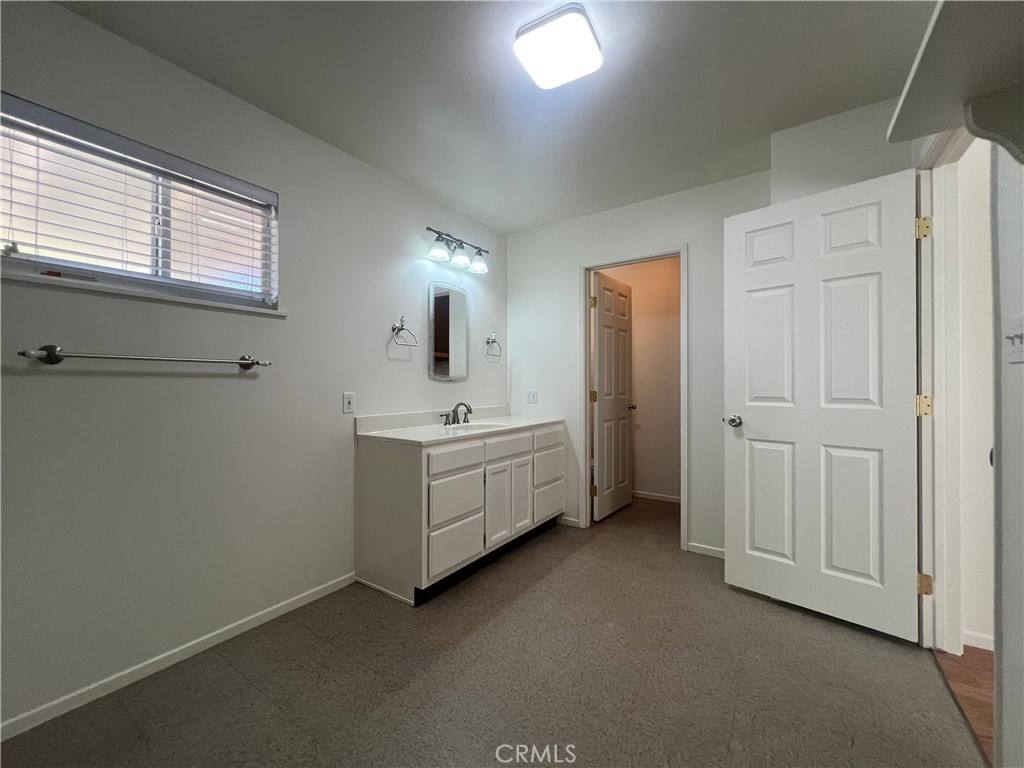 Apartment for rent at 15558 Del Rey Dr, Victorville, CA 92395