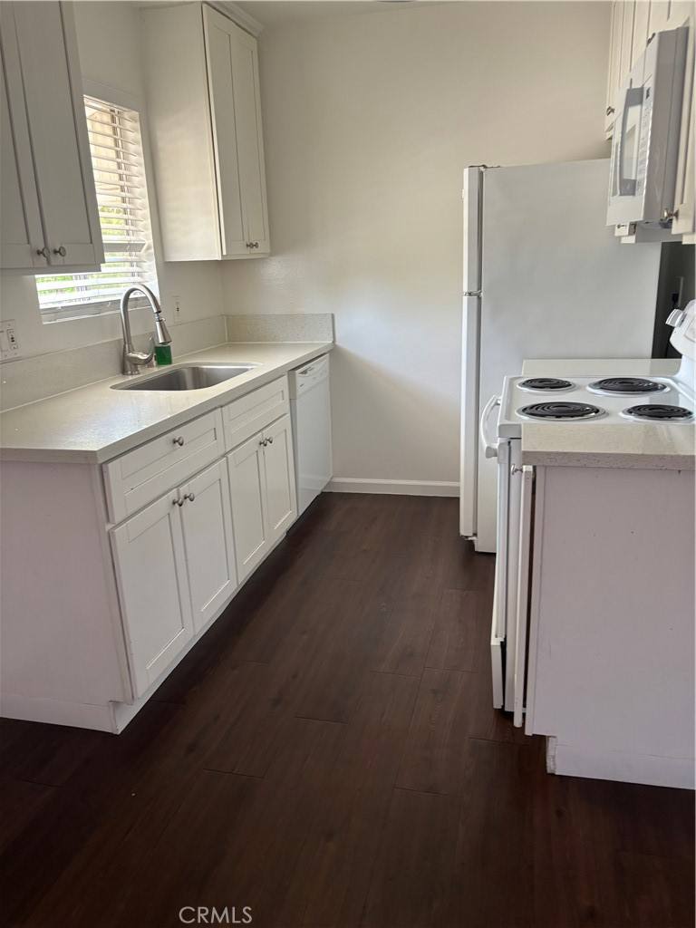 Apartment for rent at 14718 Magnolia Blvd #7, Sherman Oaks, CA 91403