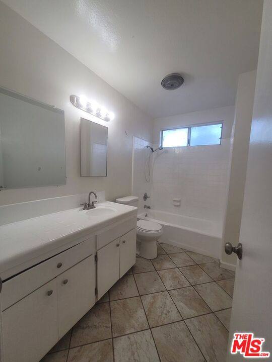 Apartment for rent at 12634 Kalnor Ave #1, Norwalk, CA 90650