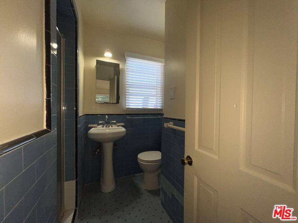 Apartment for rent at 1306 1 2 S Mansfield Ave, Los Angeles, CA 90016