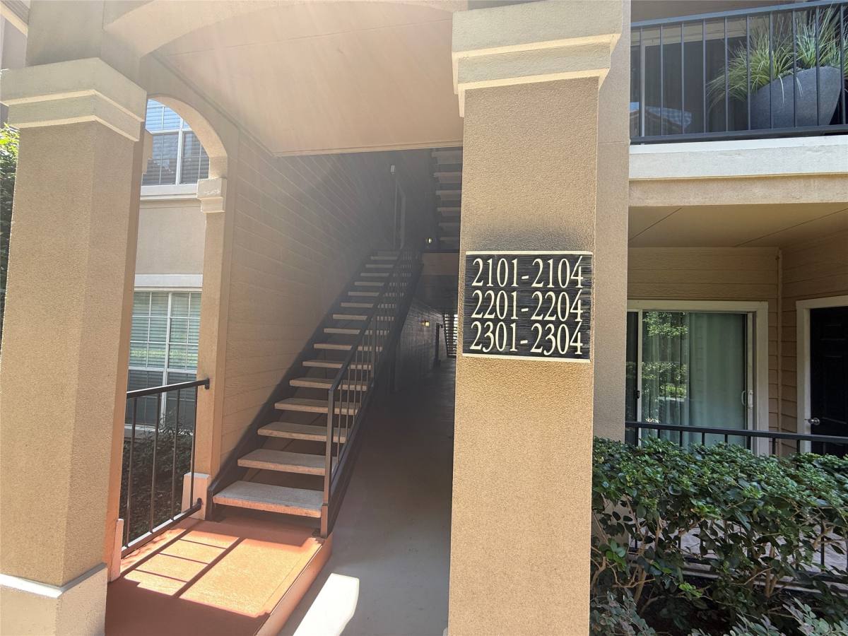 Condo for rent at 3231 Allen Parkway #2201, Houston, TX 77019