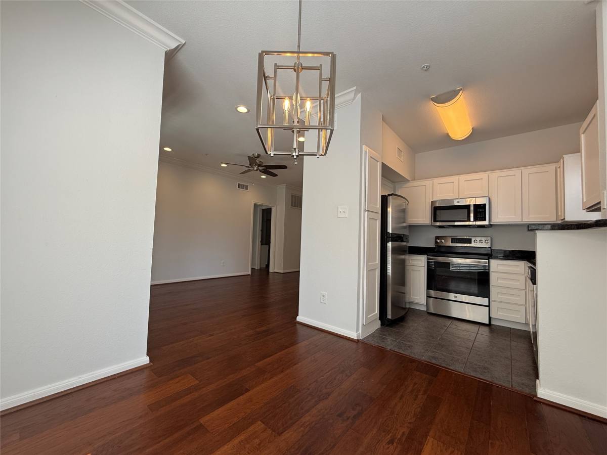 Condo for rent at 3231 Allen Parkway #2201, Houston, TX 77019