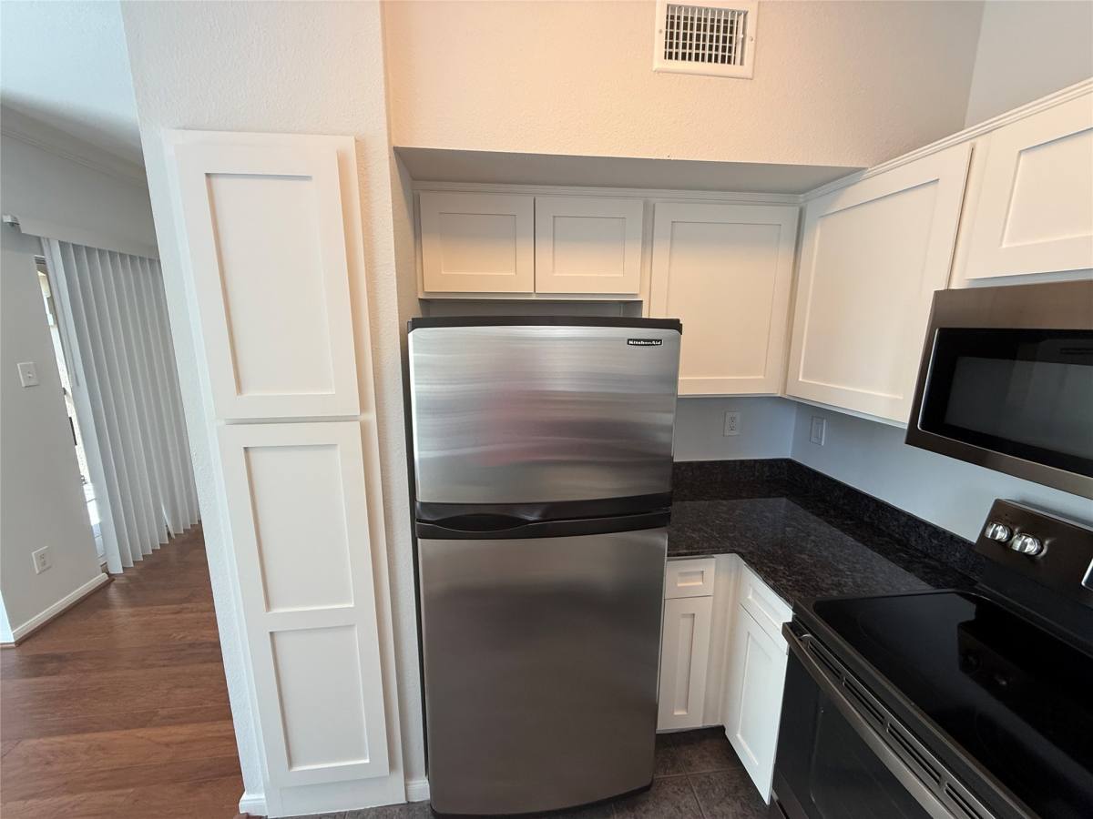 Condo for rent at 3231 Allen Parkway #2201, Houston, TX 77019