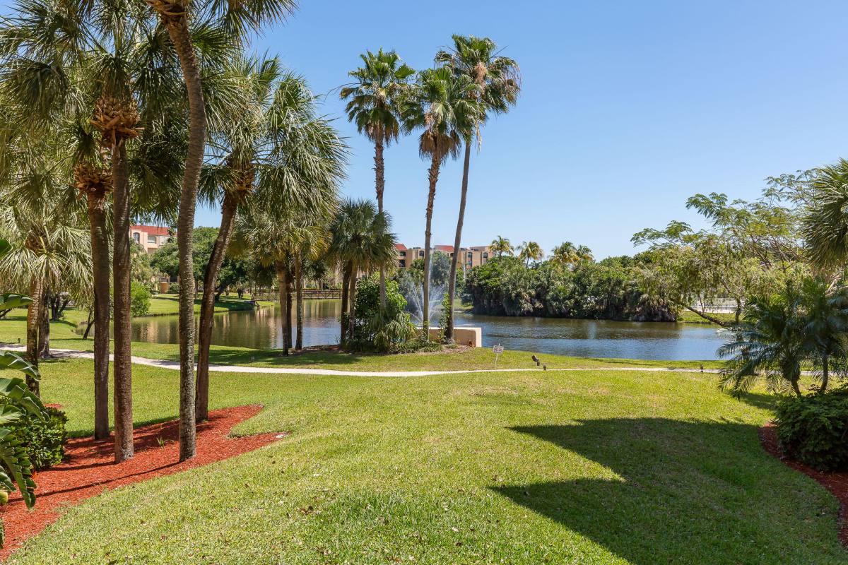 Apartment for rent at 2455 Lindell Blvd #3304, Delray Beach, FL 33444