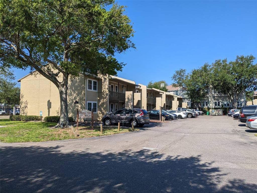 Apartment for rent at 527 S Lincoln Ave #527A208, Tampa, FL 33609